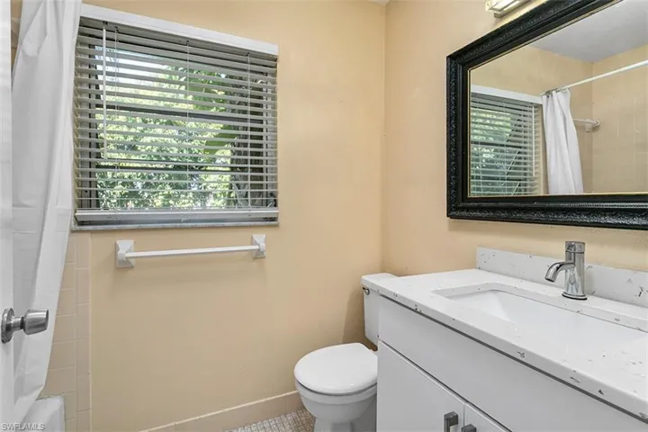1201  Solana  RD, Naples, FL 34103