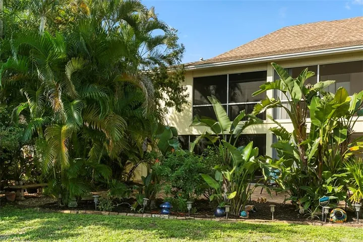 1201  Solana  RD, Naples, FL 34103