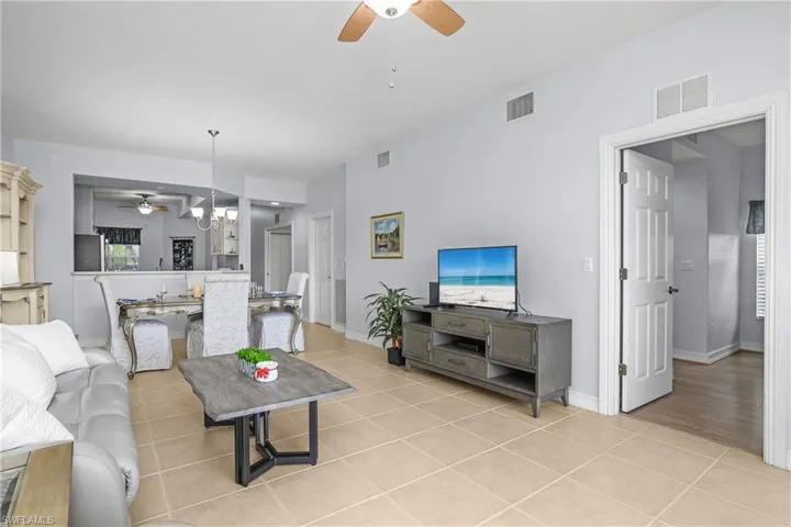9185  Michael  CIR, Naples, FL 34113