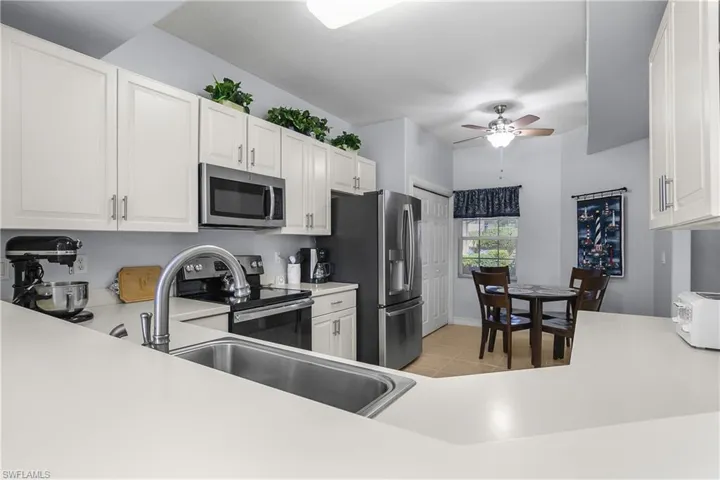 9185  Michael  CIR, Naples, FL 34113