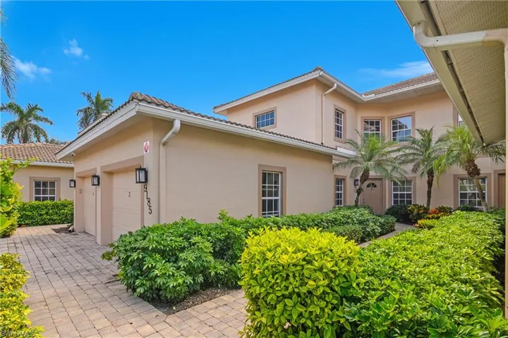 9185  Michael  CIR, Naples, FL 34113