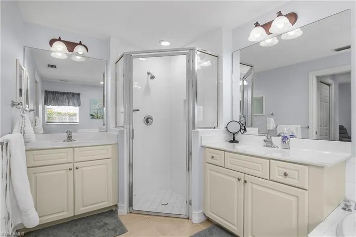 9185  Michael  CIR, Naples, FL 34113