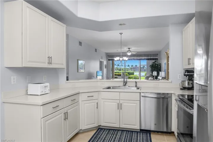 9185  Michael  CIR, Naples, FL 34113