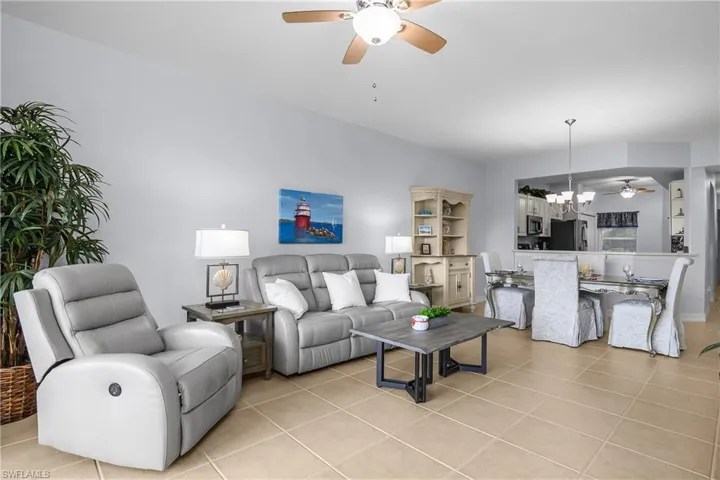 9185  Michael  CIR, Naples, FL 34113
