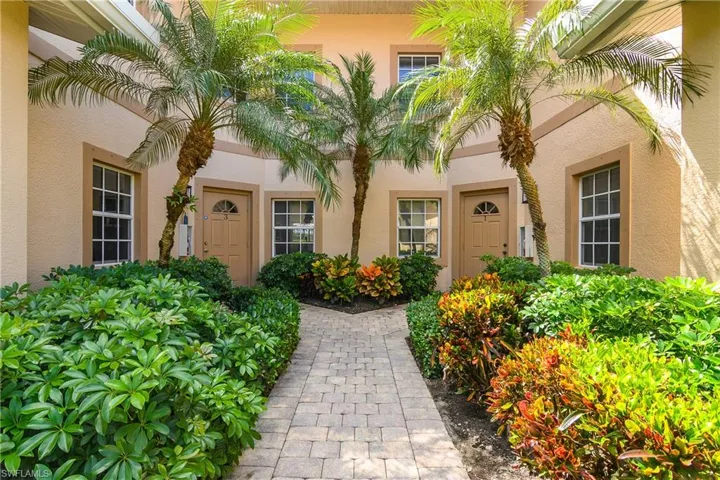 9185  Michael  CIR, Naples, FL 34113