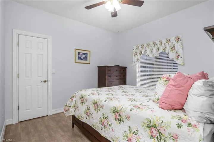 9185  Michael  CIR, Naples, FL 34113