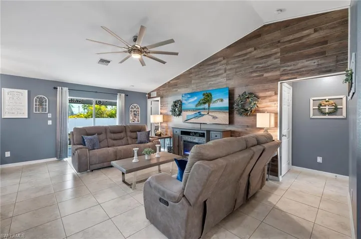 2627 Ne 4th Ave, Cape Coral Fl 33909