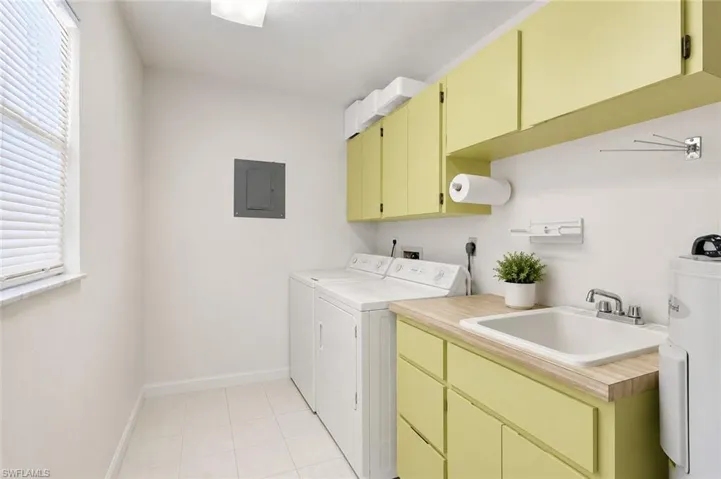 1705 Beach Pkwy 206, Cape Coral, Florida 33904