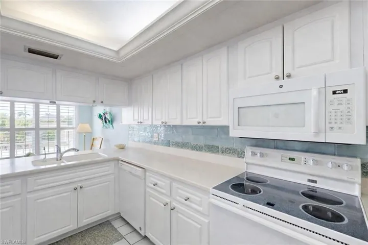 4229 Se 19th Pl 2e, Cape Coral, Florida 33904