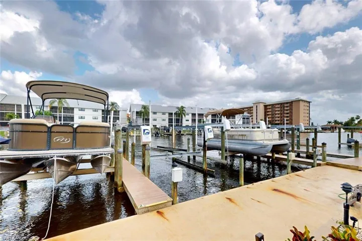 4229 Se 19th Pl 2e, Cape Coral, Florida 33904