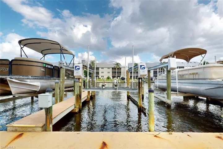 4229 Se 19th Pl 2e, Cape Coral, Florida 33904