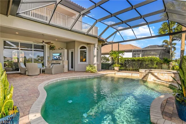 8942  Shenendoah  CIR, Naples, FL 34113