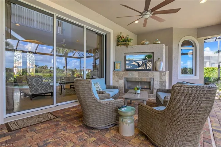 8942  Shenendoah  CIR, Naples, FL 34113