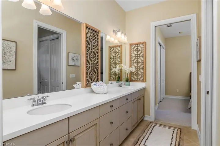 8942  Shenendoah  CIR, Naples, FL 34113
