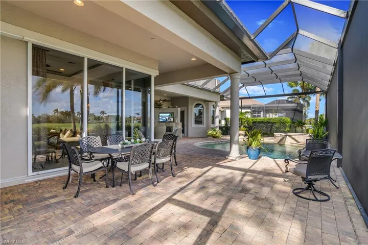 8942  Shenendoah  CIR, Naples, FL 34113