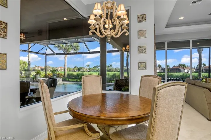 8942  Shenendoah  CIR, Naples, FL 34113