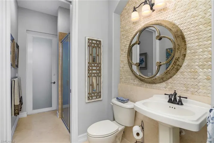 8942  Shenendoah  CIR, Naples, FL 34113