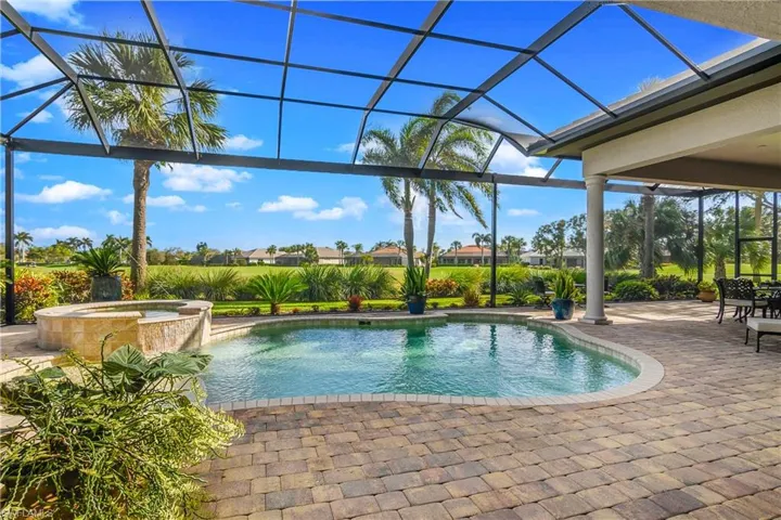 8942  Shenendoah  CIR, Naples, FL 34113