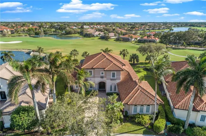 8942  Shenendoah  CIR, Naples, FL 34113