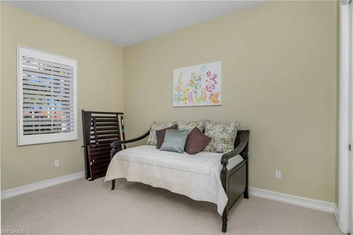 8942  Shenendoah  CIR, Naples, FL 34113