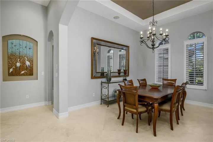 8942  Shenendoah  CIR, Naples, FL 34113