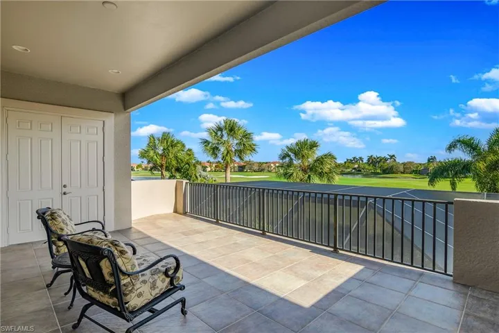 8942  Shenendoah  CIR, Naples, FL 34113