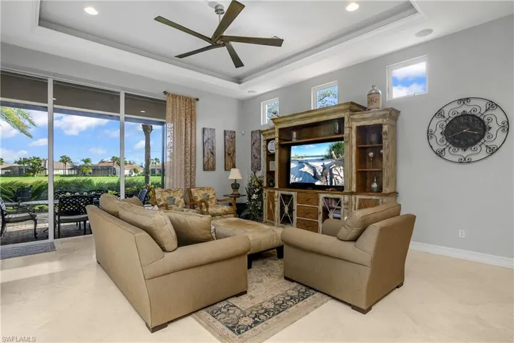 8942  Shenendoah  CIR, Naples, FL 34113