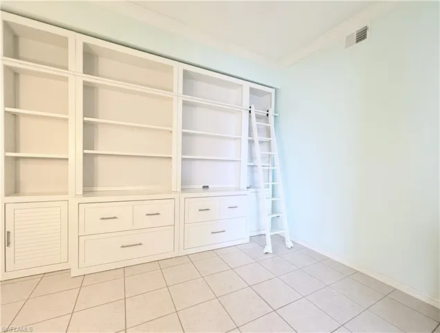 Den With Wall Unit