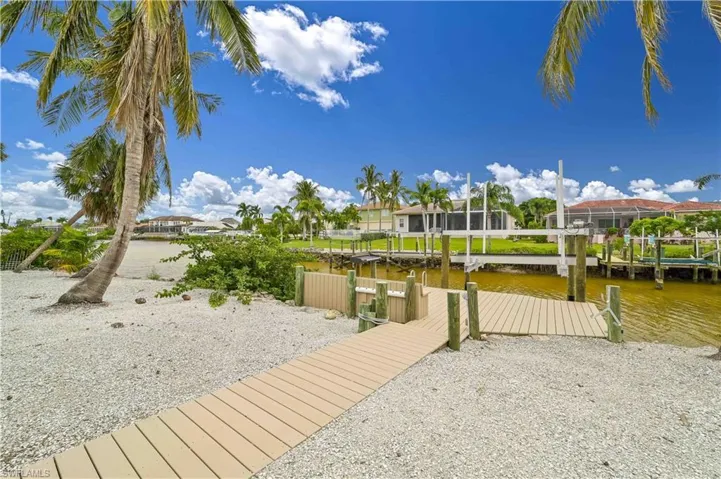 17611 Boat Club Dr, Fort Myers, Florida 33908
