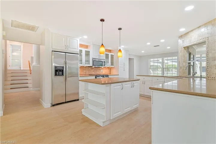 17611 Boat Club Dr, Fort Myers, Florida 33908