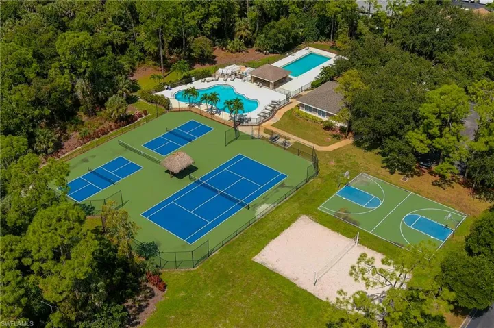 326  Dover  PL, Naples, FL 34104