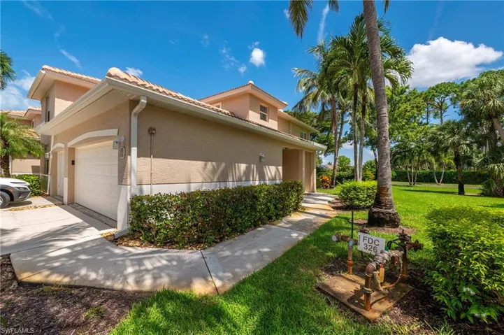 326  Dover  PL, Naples, FL 34104