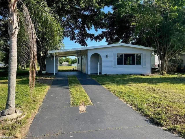 1109 Gifford Ave N, Lehigh Acres, Florida 33936