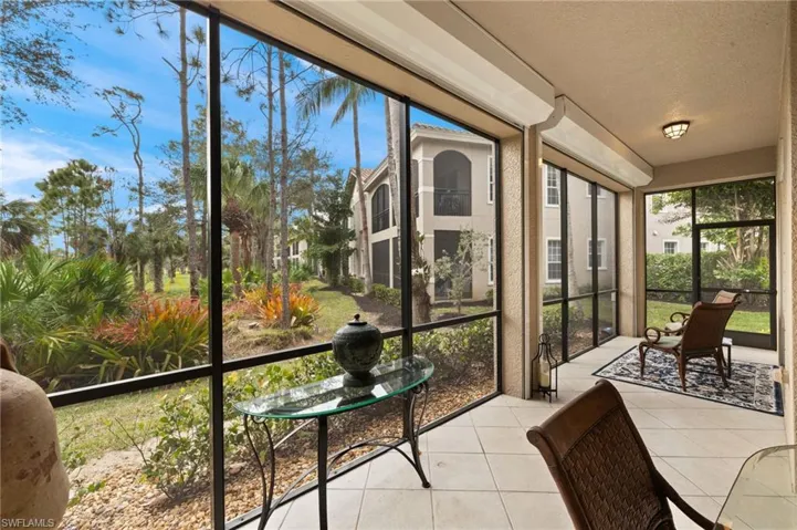 Broad L shaped lanai perfect to relax, refresh or entertain