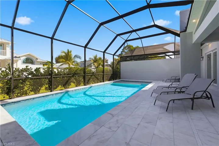 711  91st N AVE, Naples, FL 34108