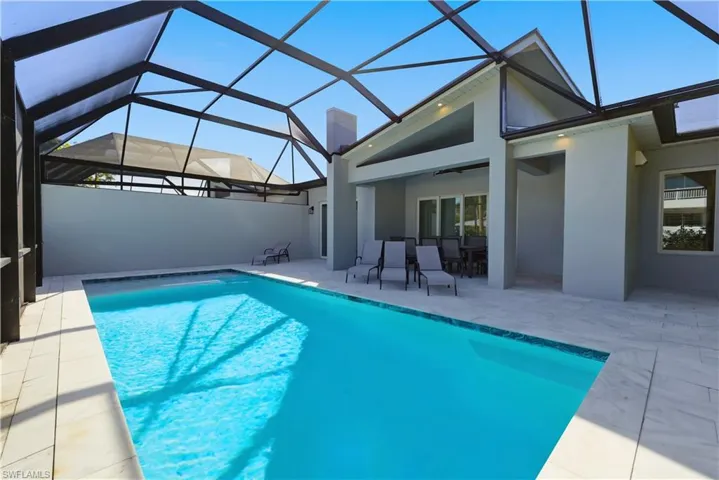 711  91st N AVE, Naples, FL 34108