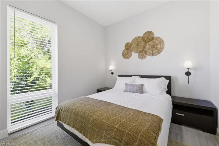 711  91st N AVE, Naples, FL 34108