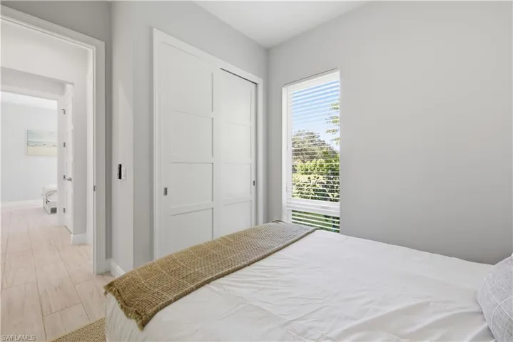 711  91st N AVE, Naples, FL 34108
