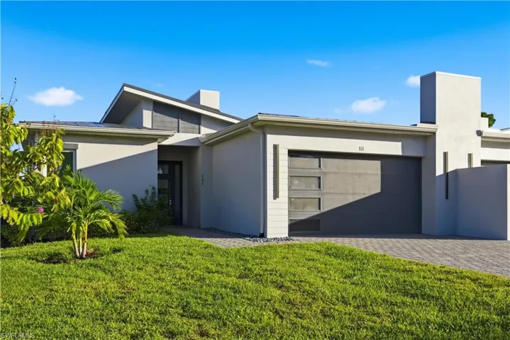 711  91st N AVE, Naples, FL 34108