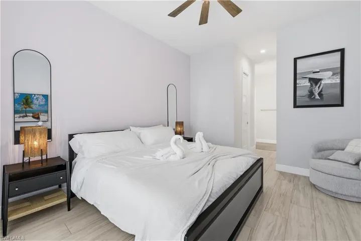711  91st N AVE, Naples, FL 34108