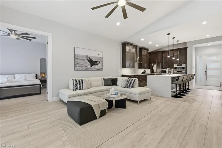 711  91st N AVE, Naples, FL 34108
