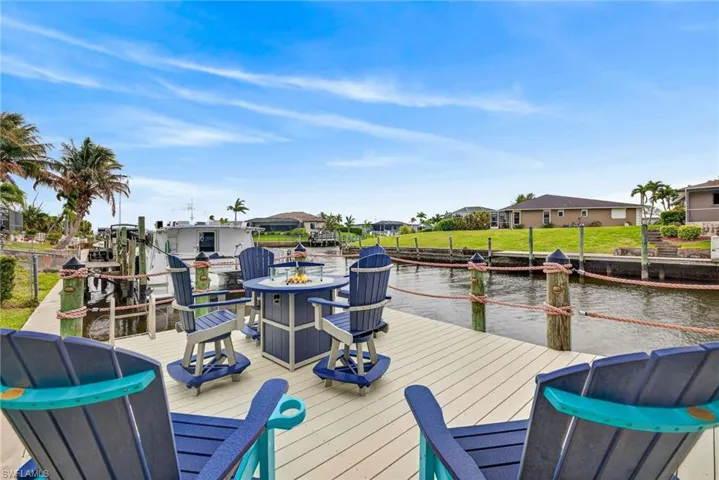 Dock seating area 20x25 with composite deck