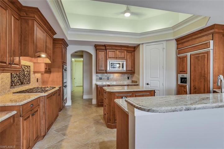 Bosch Double Ovens and Microwave, Desk Sitting Area, Granite Counter-Tops