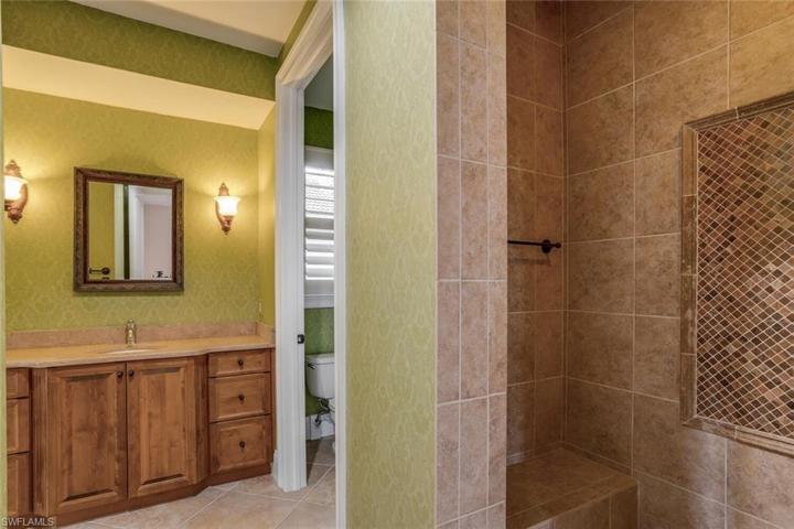 Third Bedroom Ensuite Bathroom w/ Pool Access