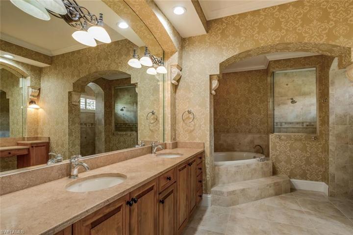 Master Bath, Soaking Tub, Walk-in Shower, Separate Ladies Vanity