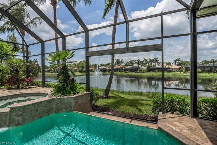 Infinity Edge Pool overlooking Lake and Fountain