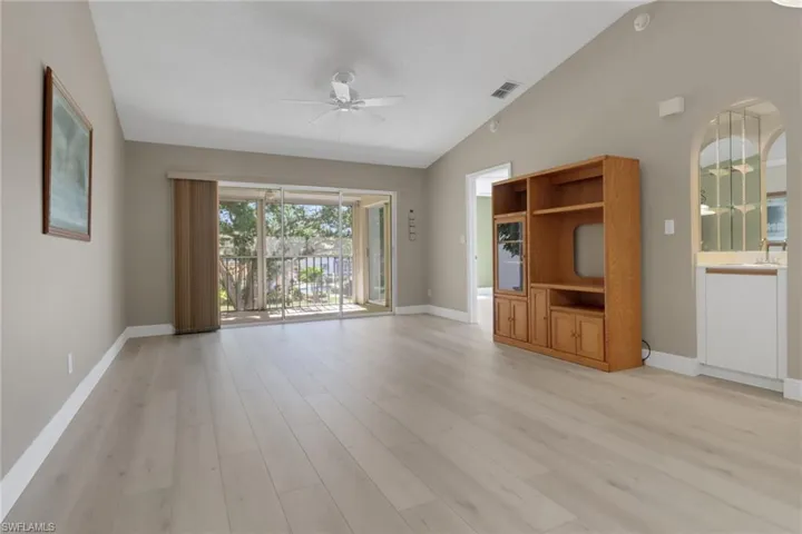 Dining / Living room with wet bar area