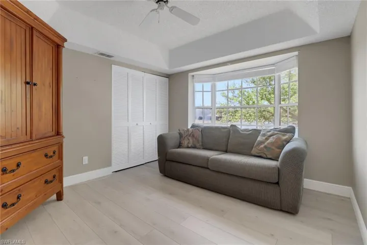 Den with fantastic lake views