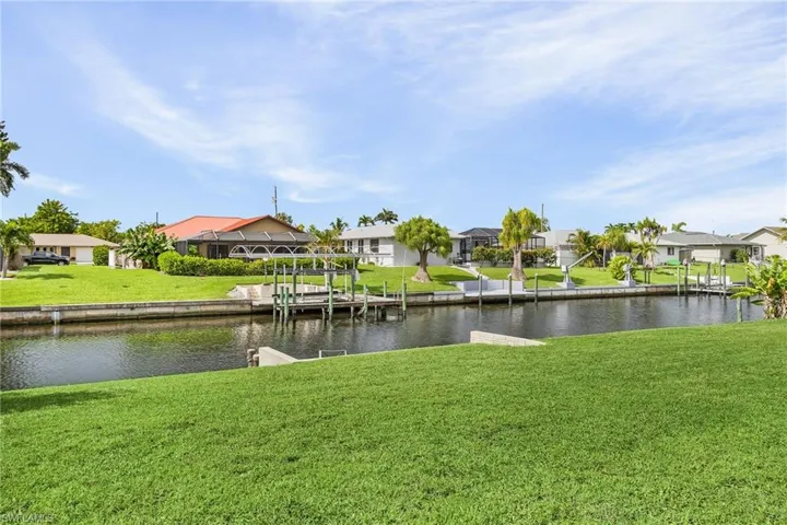 1214 SE 23rd  ST, Cape Coral, FL 33990