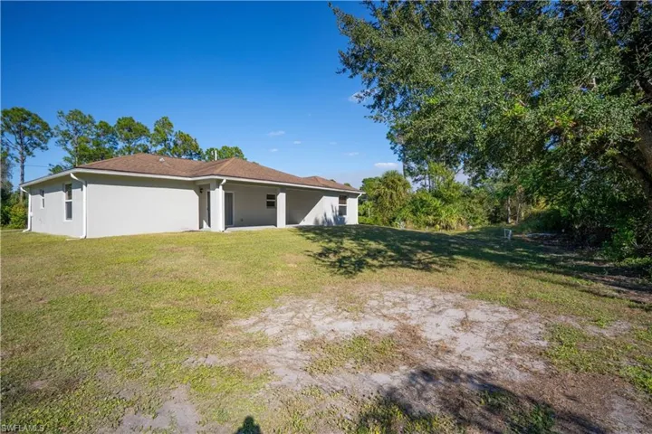 1148 Dutchess St E, Lehigh Acres, Florida 33974